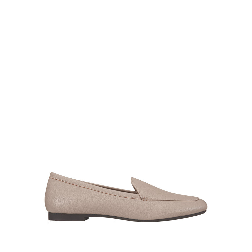 Women Recycled Materials of Synthetic Leather Loafer